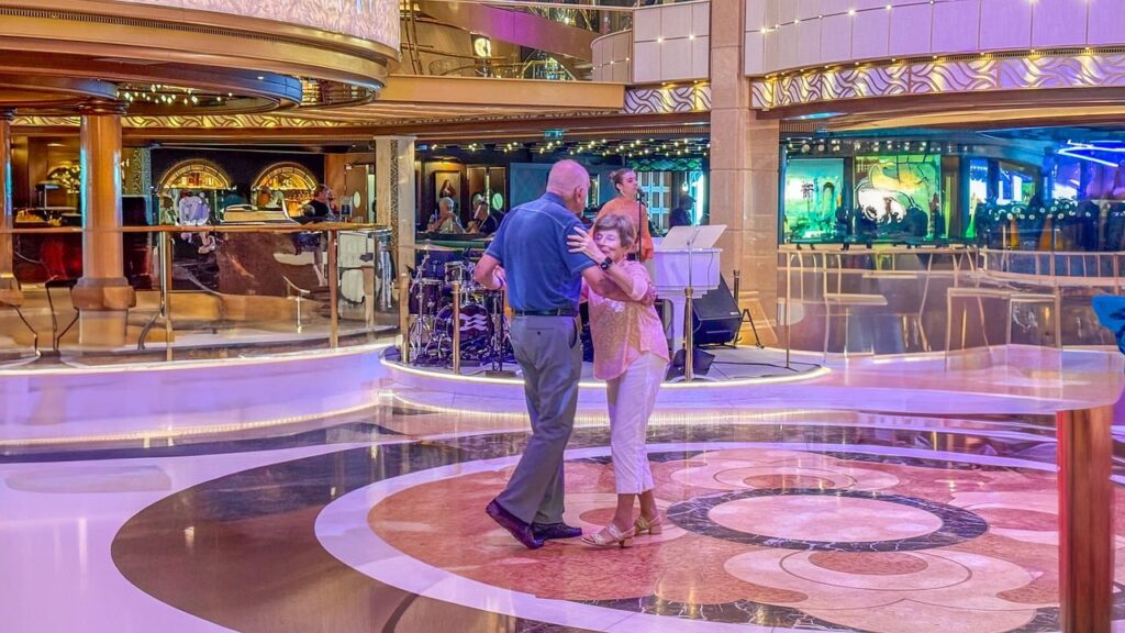 couple, dancing, cruise ship-9062461.jpg